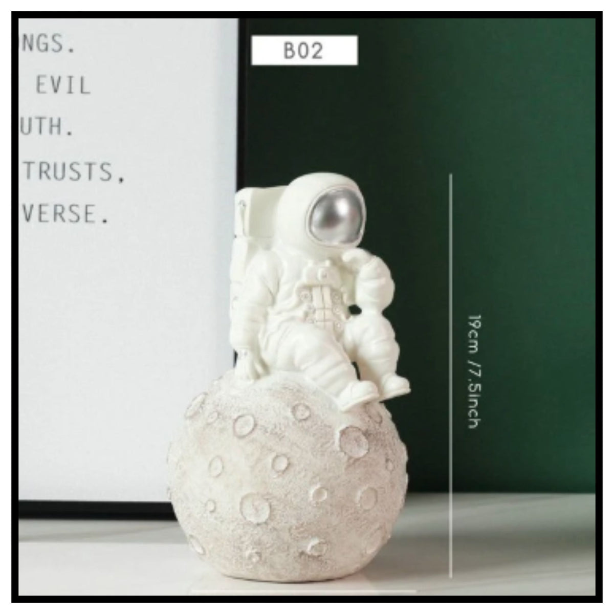 Resin Astronaut Spaceman Statue Ornament Home Office Desktop Figurine Decors