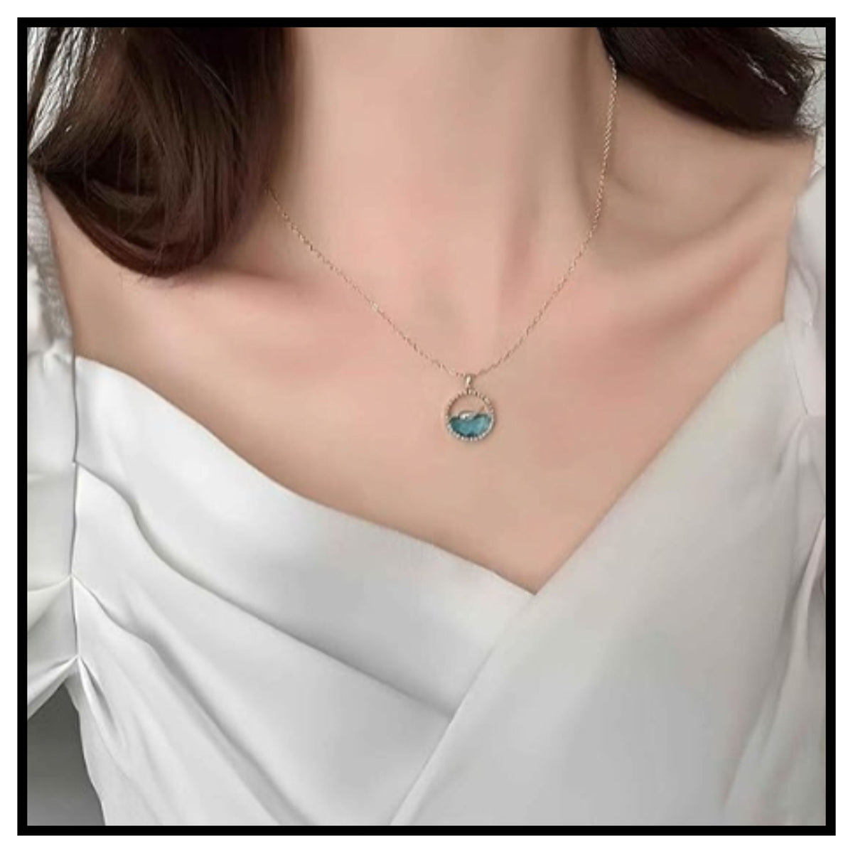 🐬 Elegant Ocean Theme Dolphin Pendant Necklace – Silver Chain with Blue Enamel Circular Dolphin Pendant for Women